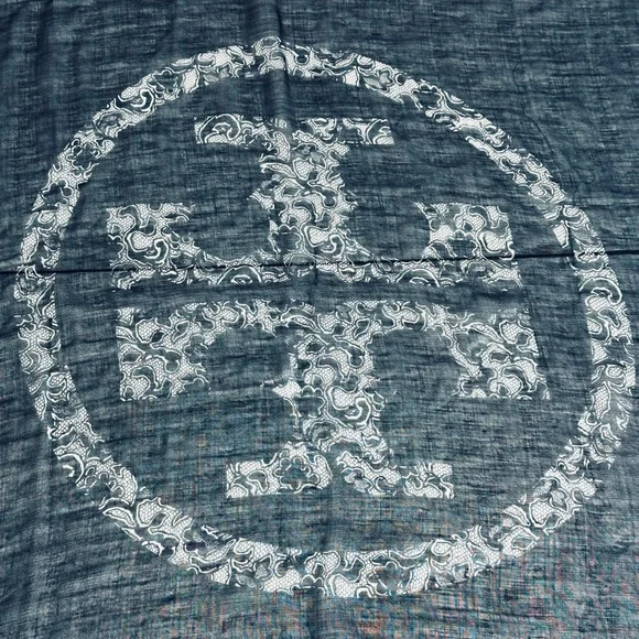 NWT Tory Burch Scarf Logo Design Geneva Square Scarf - Picture 3 of 12